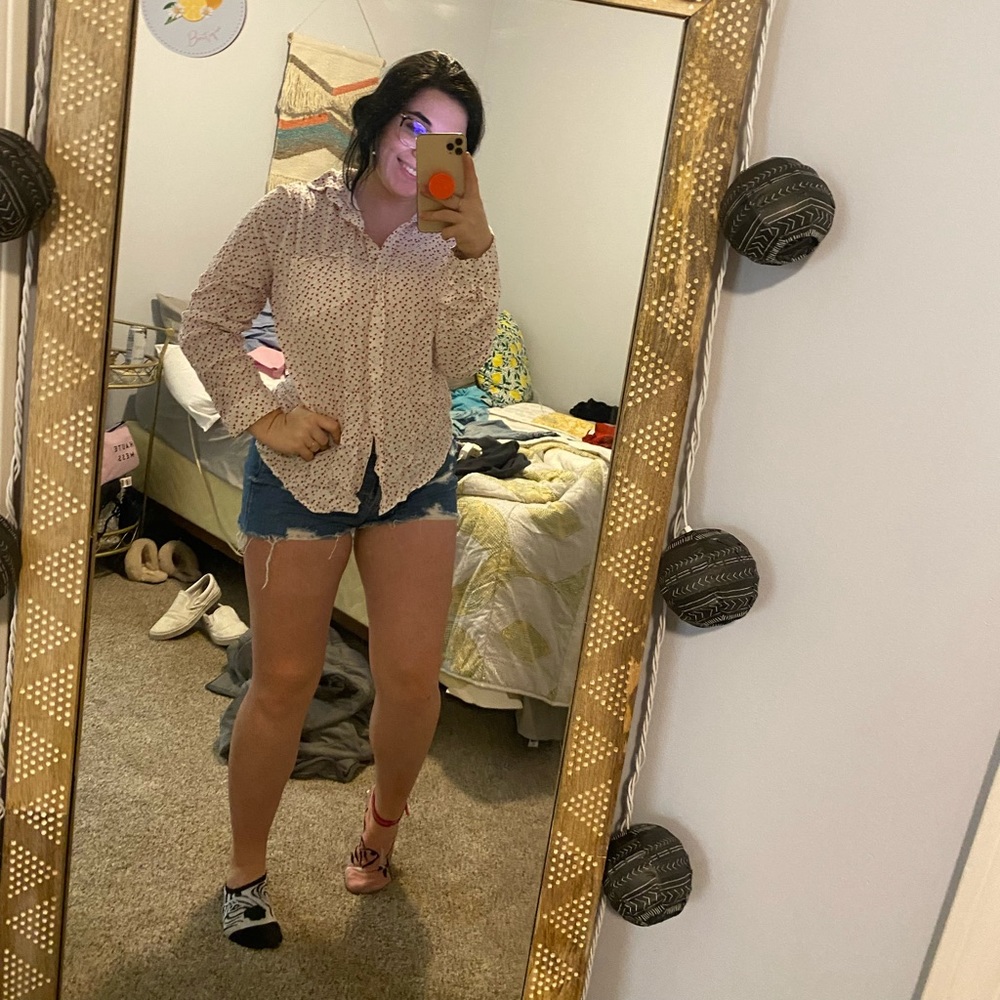 Beach lunch lounge button up